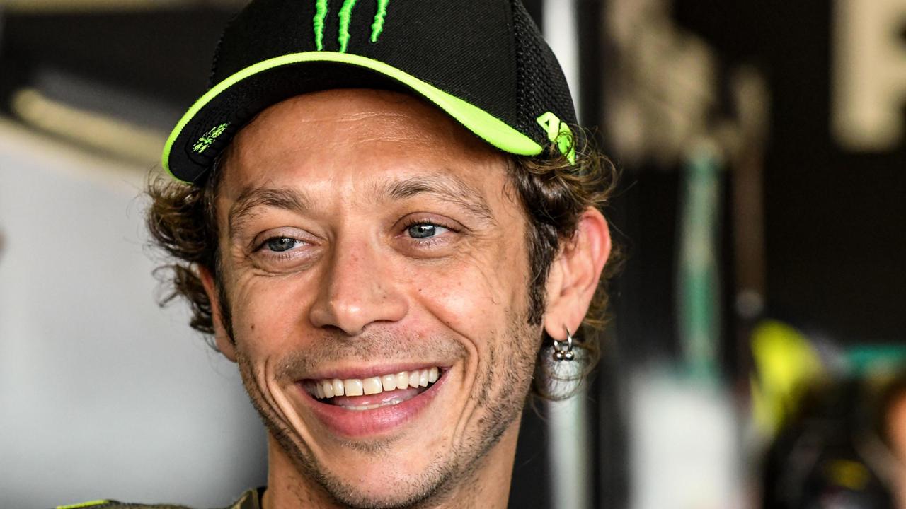 MotoGP, l'annuncio di Valentino Rossi: «Smetto a fine stagione»