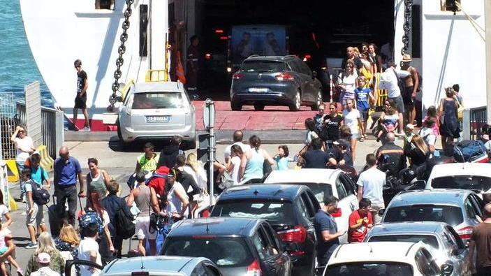 Quasi 100mila passeggeri imbarcati in soli due giorni