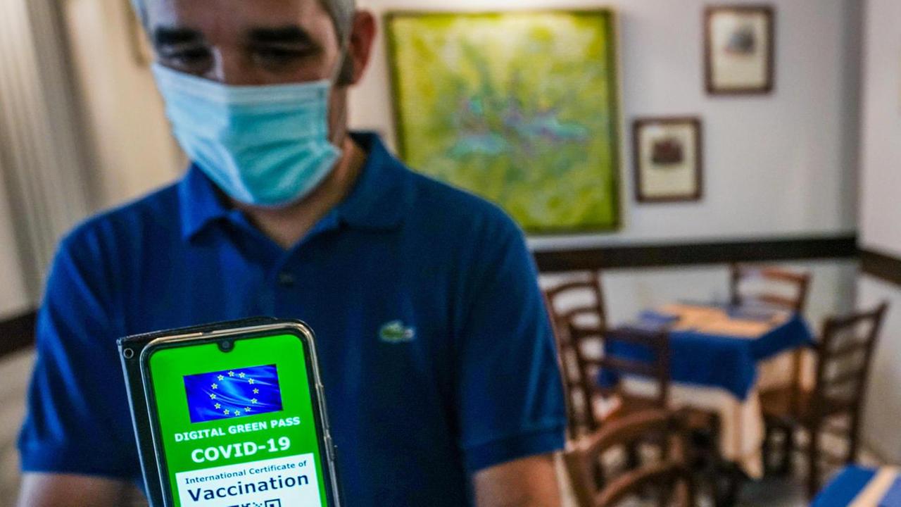 Scuola e trasporti, arriva il green pass