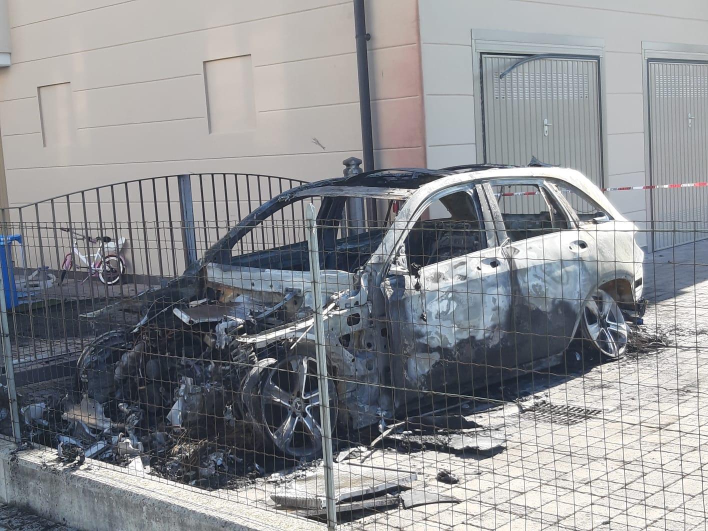 Data alle fiamme l'auto di Muto, l'avvocato di Giuseppe Iaquinta nel processo Aemilia