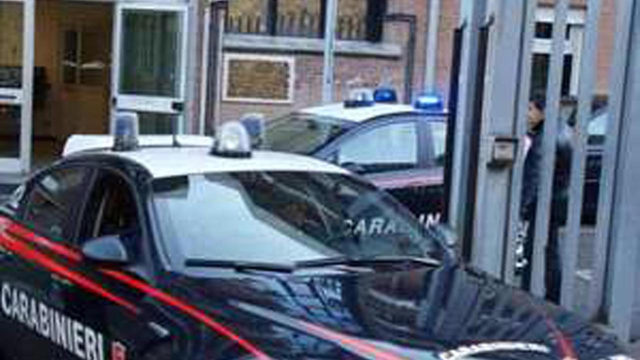 Torna a casa ubriaco e pesta la moglie: arrestato a Sestu