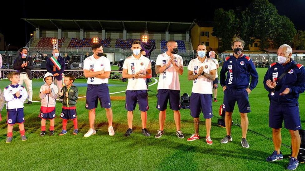 A Cecina lo stadio all'inglese da 1,2 milioni. Il sindaco Lippi festeggia con la sua band