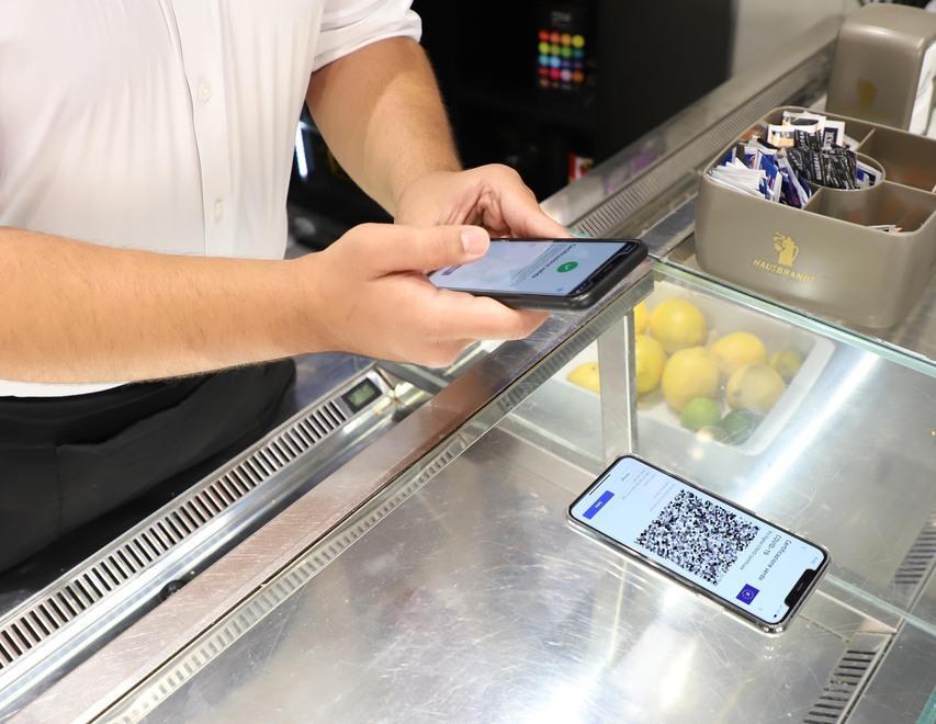 Green pass, nei bar prova superata: «Reggiani pronti e responsabili» 