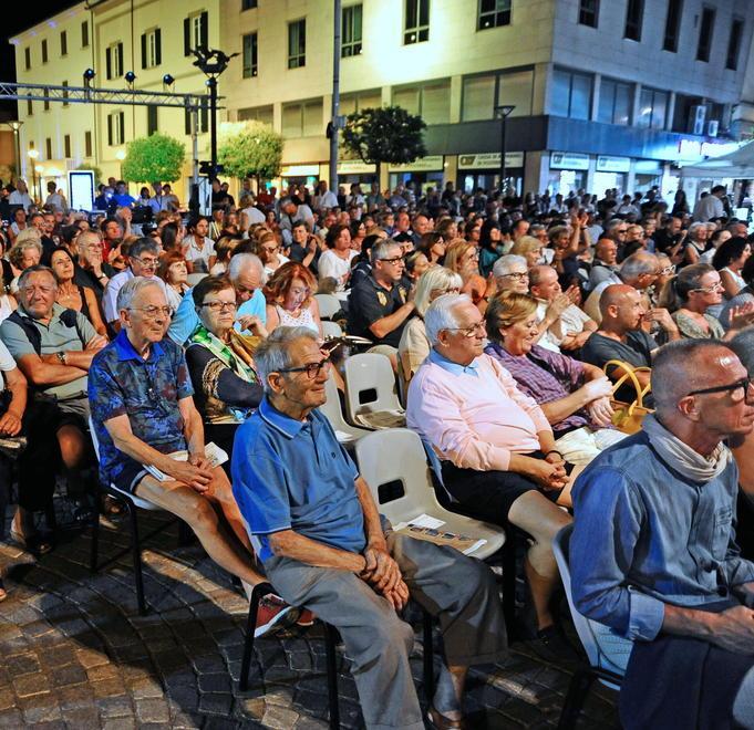  Torna #Raccontandoci stasera in centro Paolo Hendel