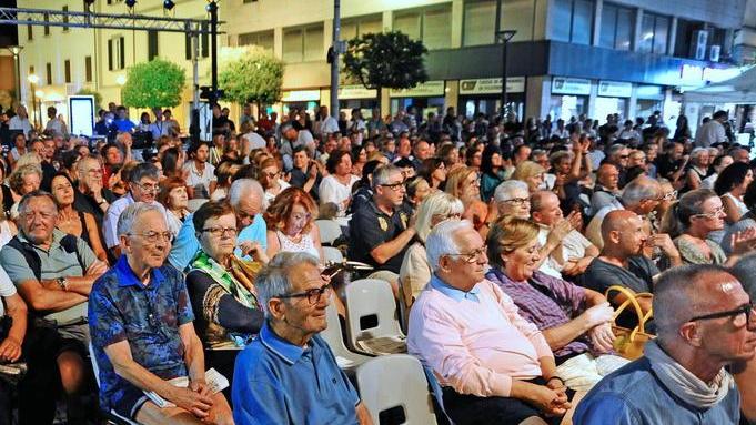 Torna #Raccontandoci stasera in centro Paolo Hendel