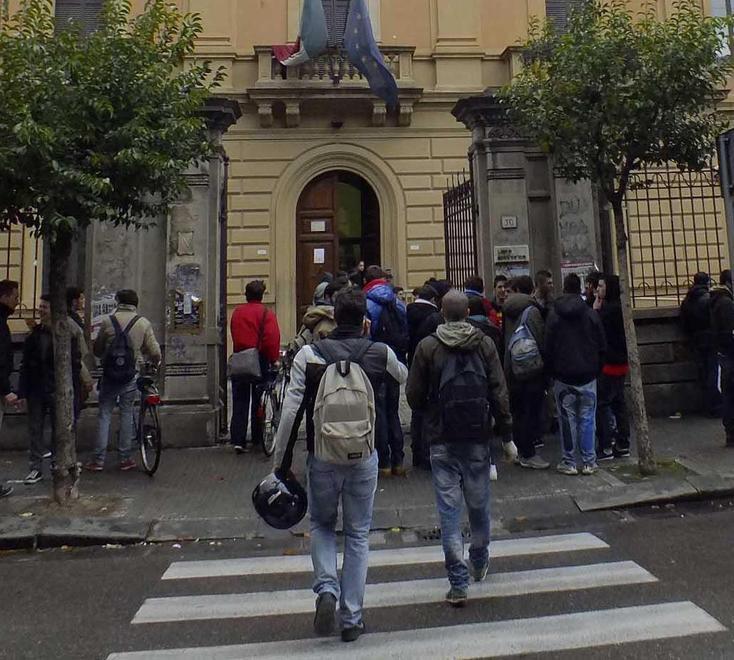Didattica a distanza, raccolte oltre 300 firme per dire di no