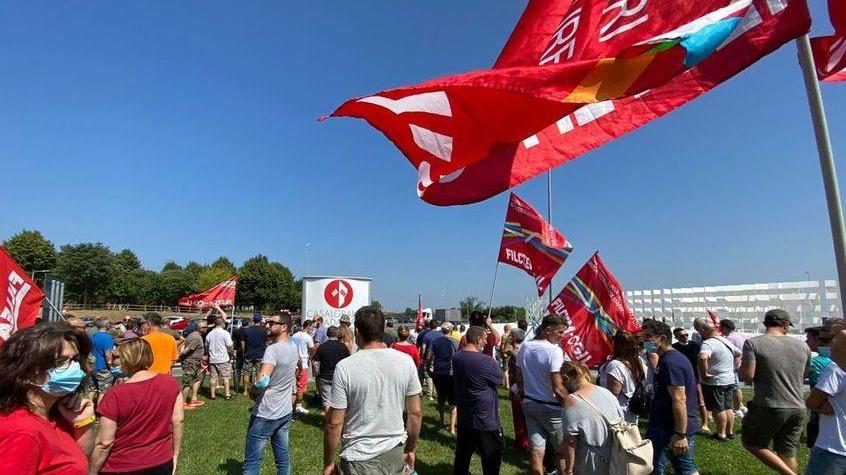 Permessi, sicurezza formazione e premio Casalgrande Padana e sindacati all’accordo