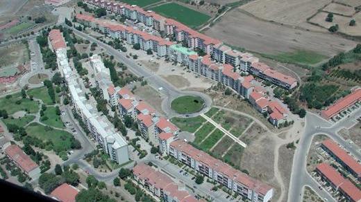 Oristano, furia per un tradimento: ascensore danneggiato