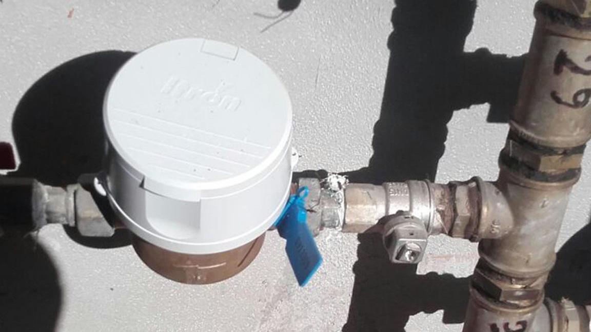 L’allaccio è abusivo, niente acqua nel condominio di via Bellini