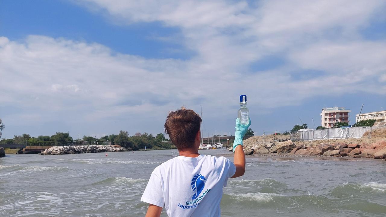 Goletta Verde, due punti inquinati lungo la costa regionale