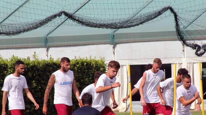 Debito di 280 mila euro con il centro Coni di Tirrenia, il Livorno calcio sgombera gli uffici