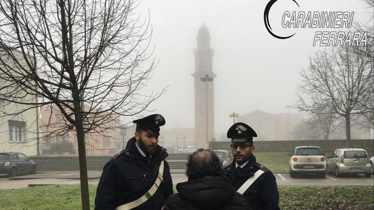 Berra: litiga con extracomunitari su un mezzo pubblico e in un parco, ma poi accusa i carabinieri di avergli provocato quelle ferite