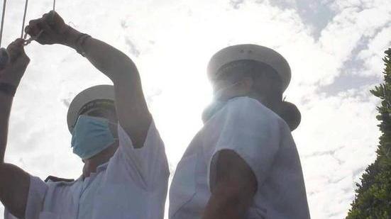 Issata alla Rotonda la Bandiera blu Il sindaco: grande lavoro di squadra