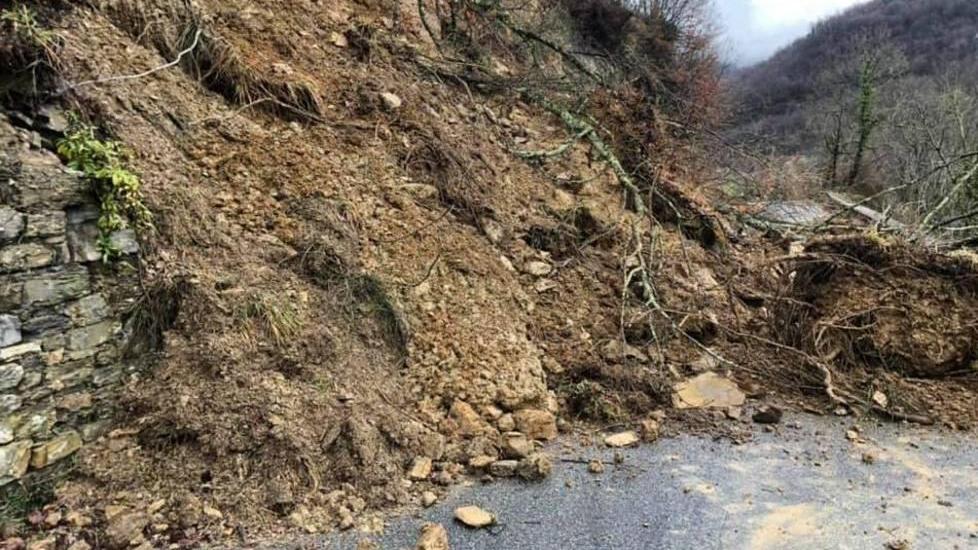 Liberata dalla frana di gennaio la strada tra Posara e Moncigoli