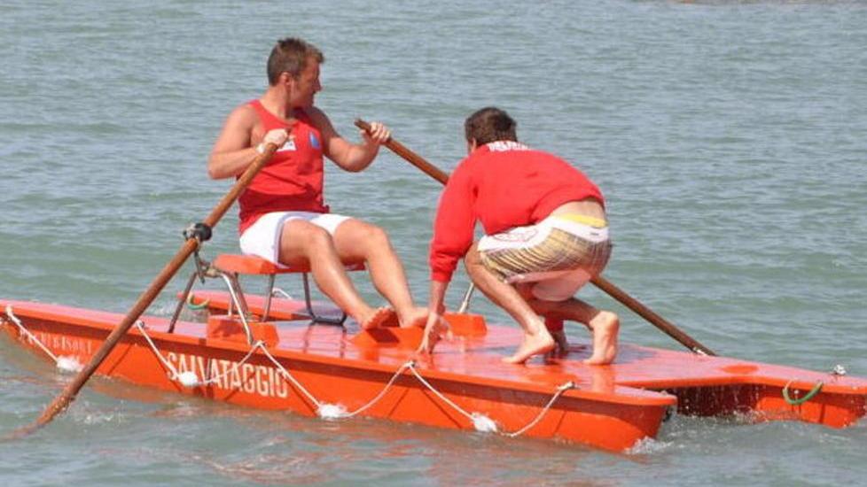 Mare, l’appello dei balneari «Seguite i consigli dei bagnini»