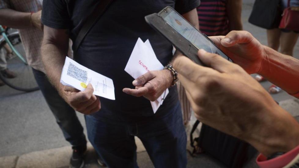 Green pass, a Livorno le associazioni lanciano l’sos per i locali: «Il governo chiarisca, i clienti ci aiutino»