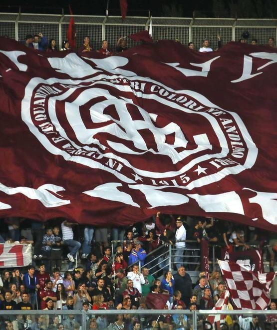 Partita a carte tra vecchio e nuovo Livorno: così si decide il futuro del nostro calcio 