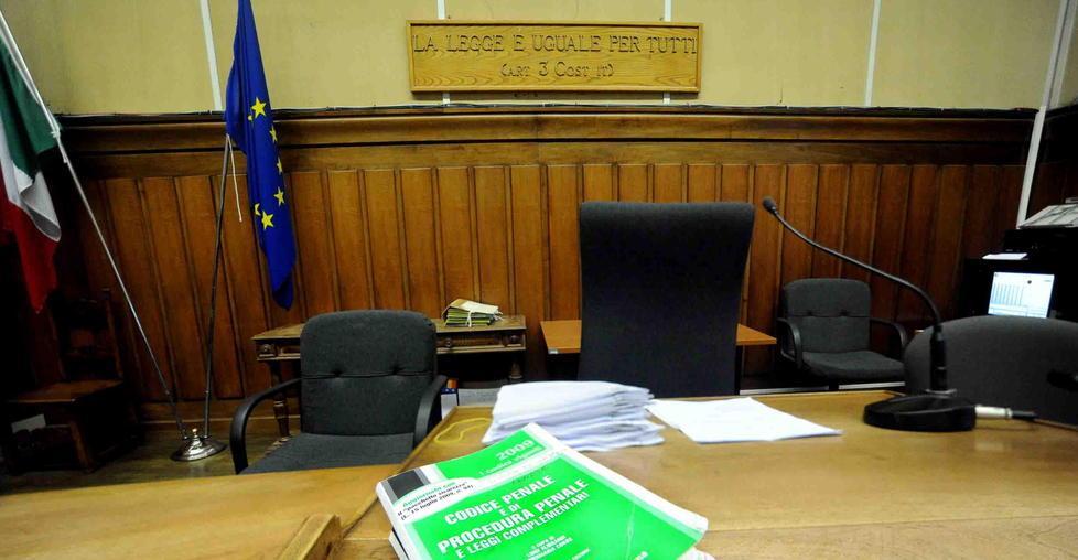 Maltrattamenti sulla figlia: donna allontanata da casa 