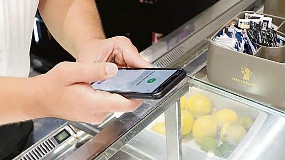 Pochi “certificati verdi” nei ristoranti di Prato: "La gente mangia direttamente fuori"