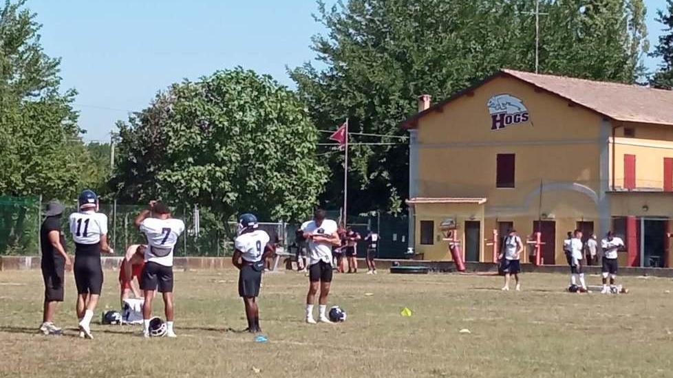 Focolaio francese, tamponi a tappeto ma niente quarantene. Squadra ripartita senza avvisare l’Ausl