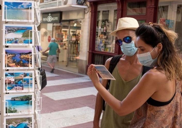 Positiva e in fuga una donna in vacanza a Muravera 