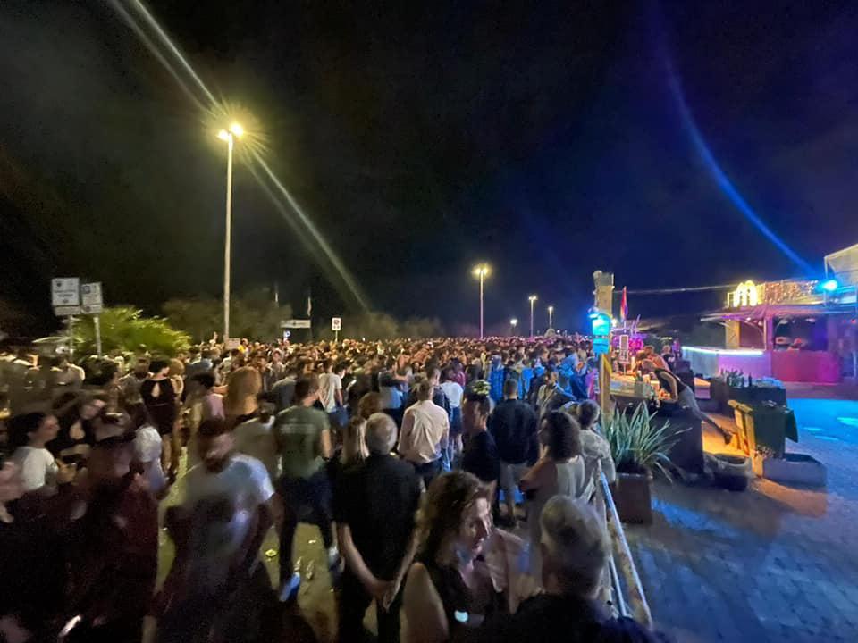 Un sabato sera a Torre del Lago (foto d'archivio)