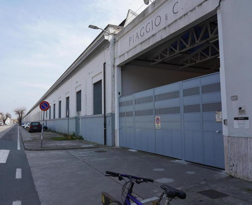 Piaggio chiusa fino al 23 agosto, poi via all’intesa per assumere 