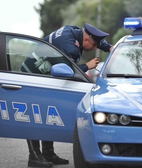Ubriaco e molesto: allontanato da Ferrara 