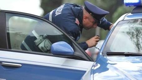 Ubriaco e molesto: allontanato da Ferrara