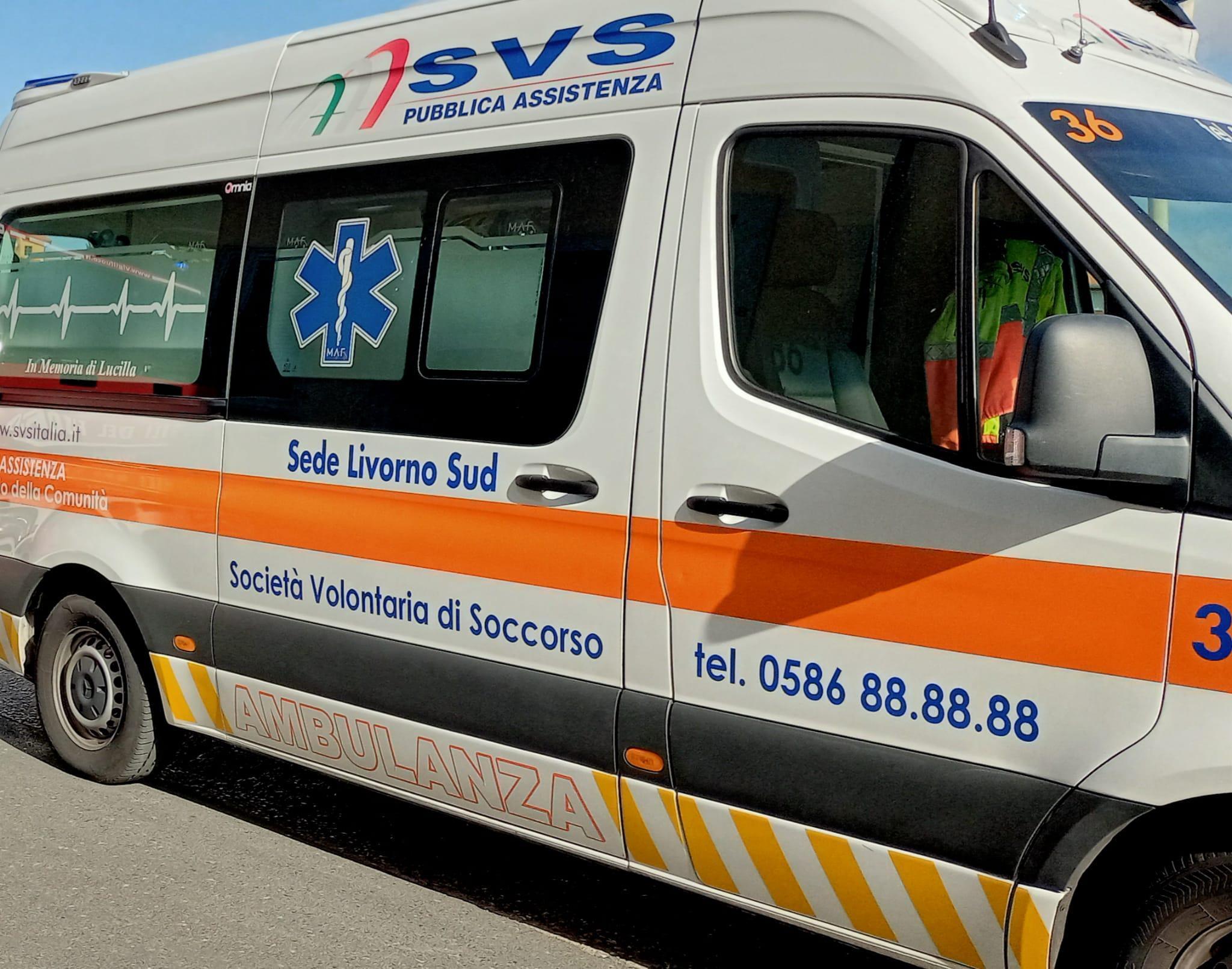 Un'ambulanza della Svs