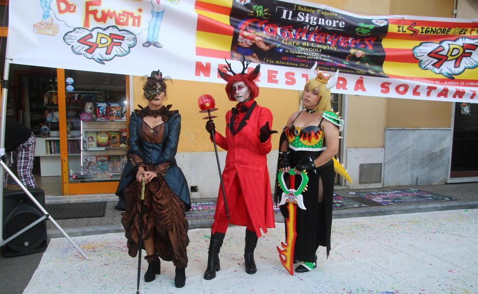 Capitan Jack Sparrow & company: i cosplayers colorano le vie di Marina