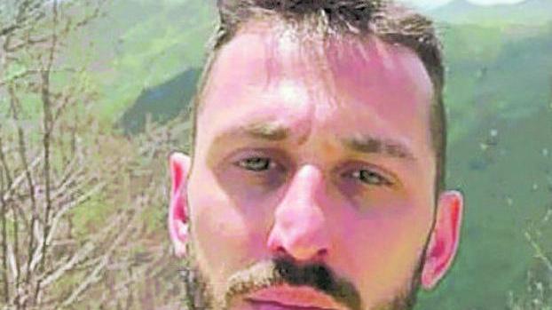 Muore in moto a 36 anni sulla Cisa La vittima lascia due figli piccoli