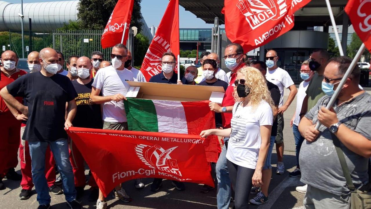 Multinazionali e fondi ledono la dignità dei lavoratori