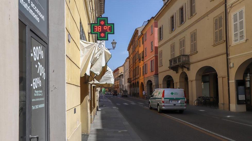 Reggio nella morsa del caldo africano: per oggi prevista una massima di 36 gradi