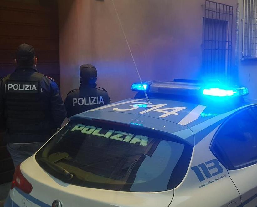 Anziana scippata della collana da una coppia in motorino 