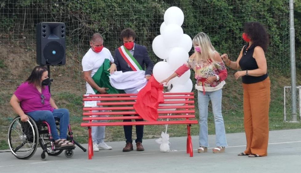 Due nuove panchine contro la violenza e la discriminazione