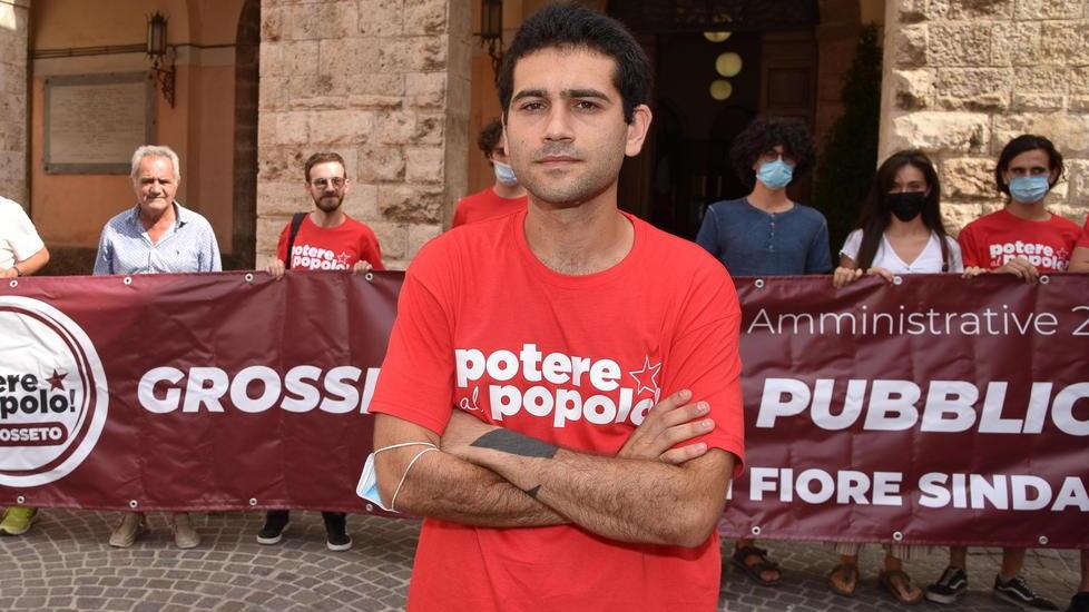 Di Fiore si presenta È il candidato sindaco di Potere al Popolo