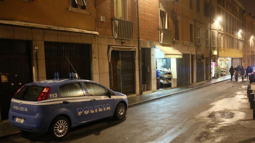 Litigi fra stranieri in via Secchi In tasca a un 23enne trovato un coltello