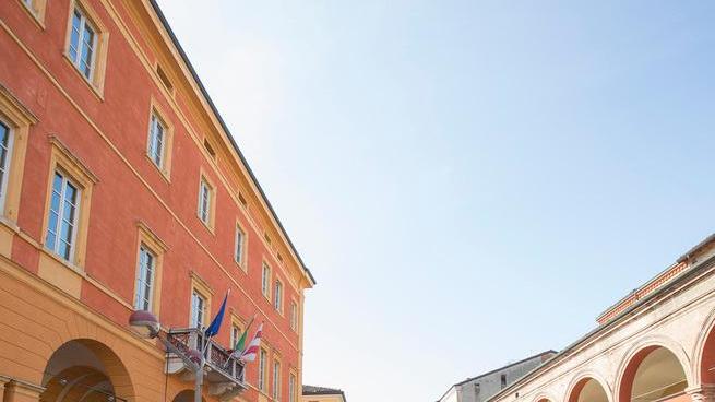 Uffici e servizi comunali Ecco come variano giorni e orari in agosto