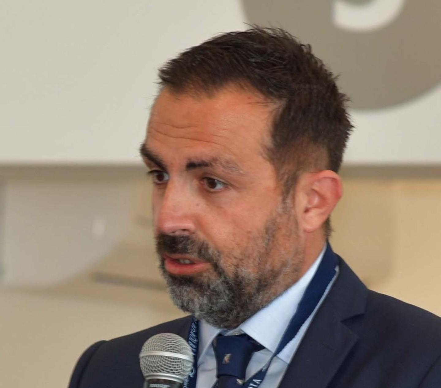 Pais: «Stile e amore della verità»