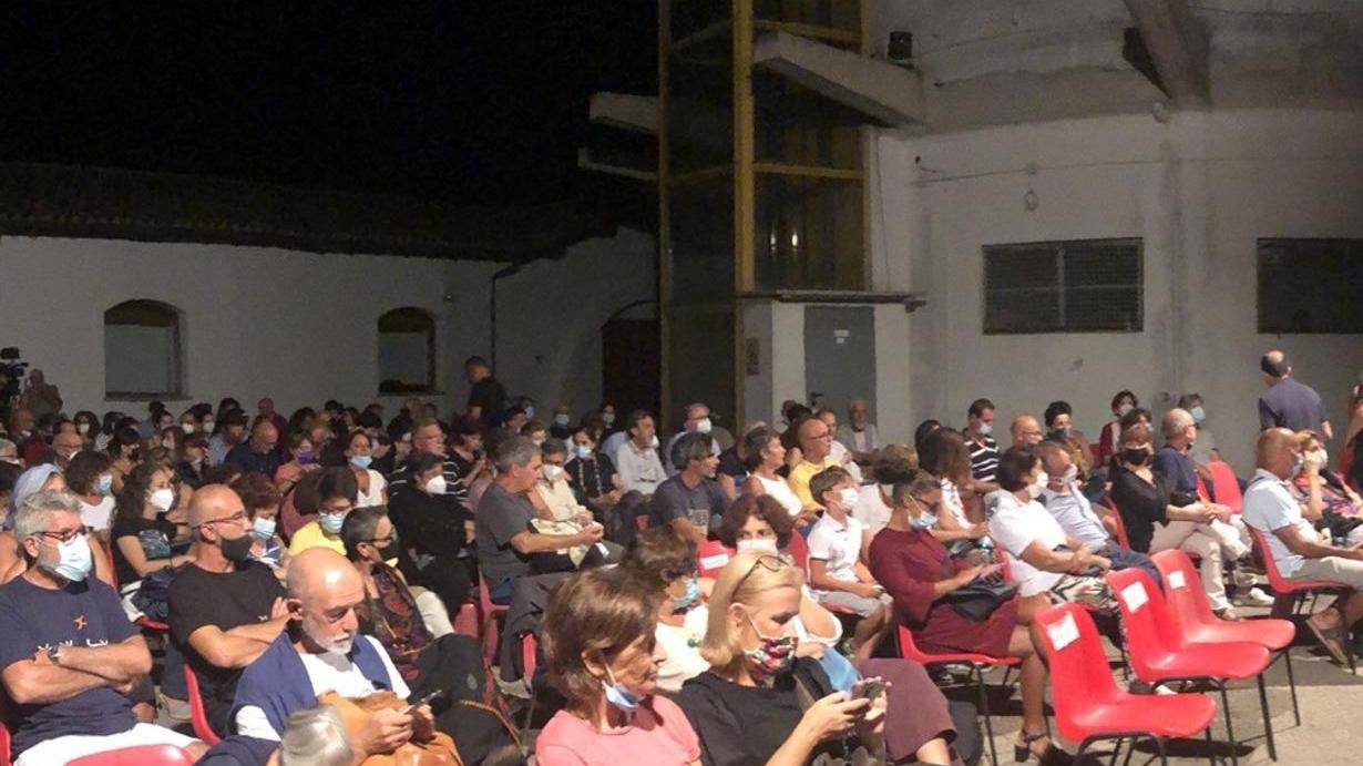 Paolini in scena a Jerzu «Il teatro si può salvare ma gli serve un orizzonte»