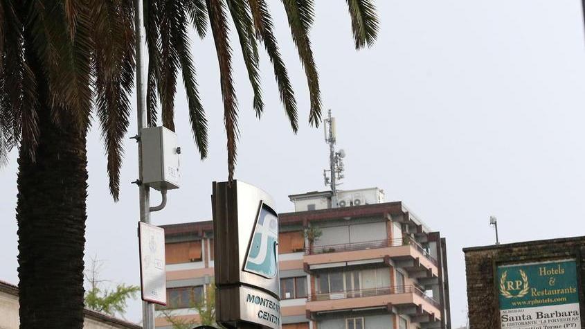 Una telecamera di sorveglianza nei pressi della stazione