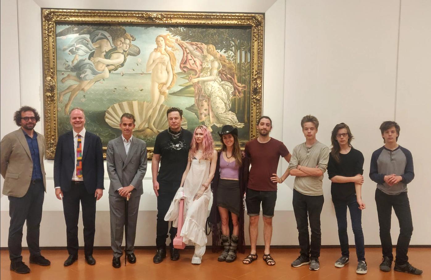 Firenze, Elon Musk visita Palazzo Vecchio e gli Uffizi 