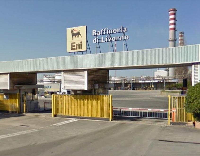 La raffineria di Stagno (foto d'archivio)