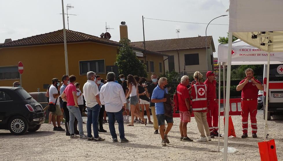 Vaccini, ecco il camper Tutte esaurite le 150 dosi