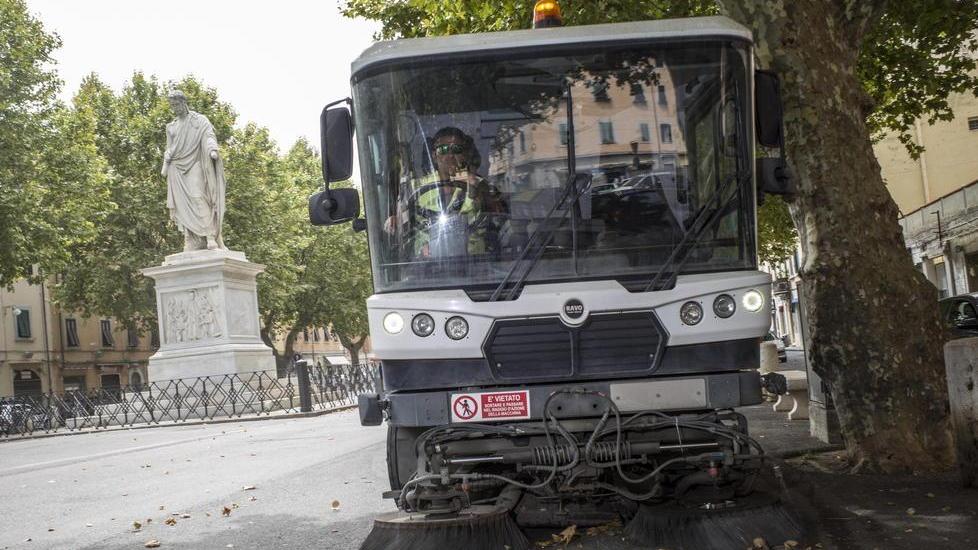 Pulizia delle strade in centro «Ora i cittadini collaborino»