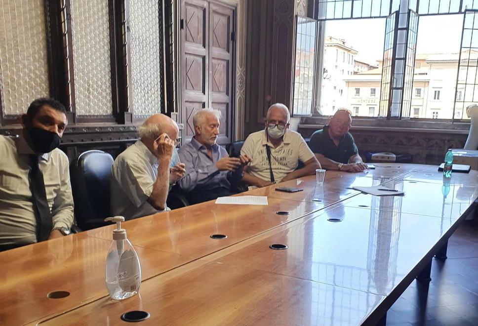 Vertice in Comune sul contrasto ai tassisti irregolari