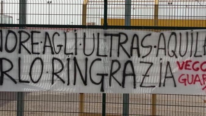 Il «grazie» dei tifosi del Pontedera agli aquilani