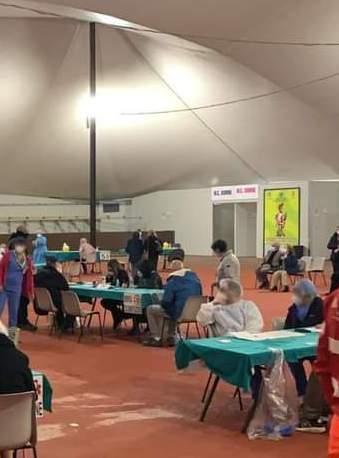 Covid, 16 positivi e nove in quarantena Ritorna l’allarme 