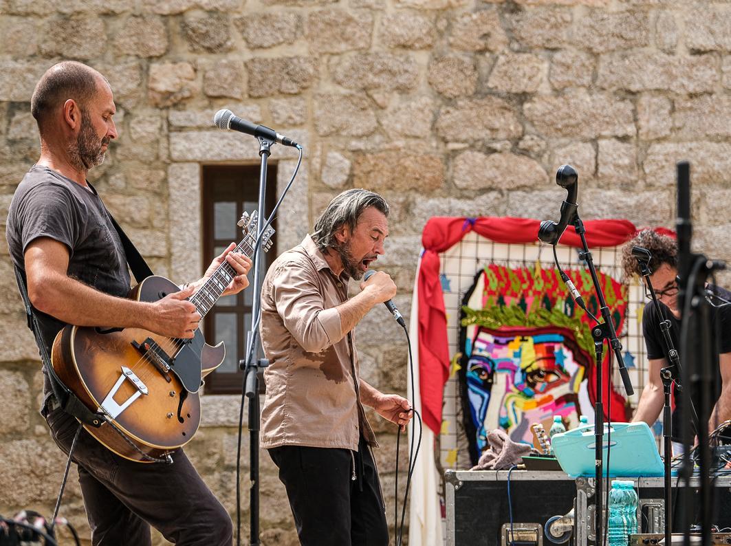 Con John De Leo la discesa all’inferno è StrasborDante